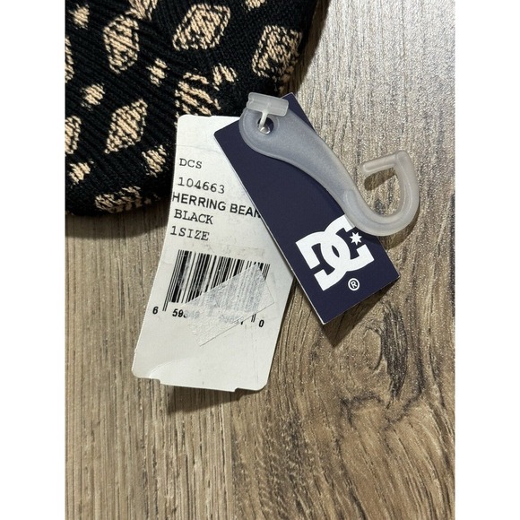 Y2K DC Shoes All Over Print Black Beanie‎ Hat - Picture 3 of 6